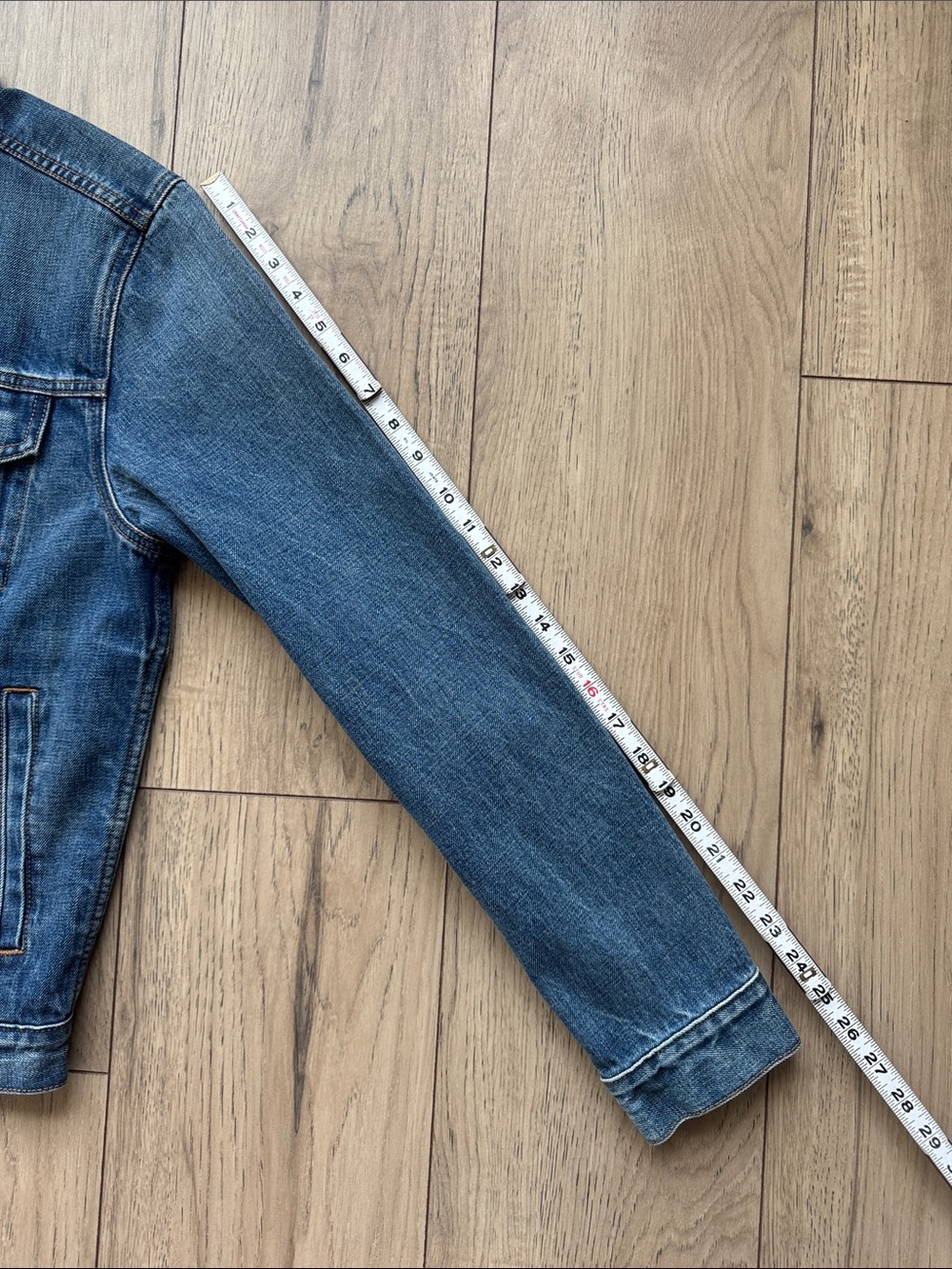 Gap Denim Jacket Men’s Medium Blue Trucker Jean Jacket Button Front Long Sleeve - Picture 6 of 10